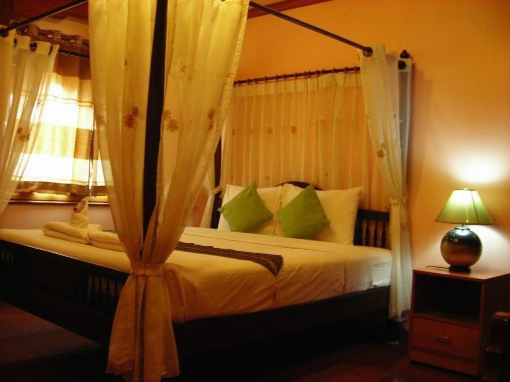 Ngamta Hotel Mae Hong Son Exterior photo