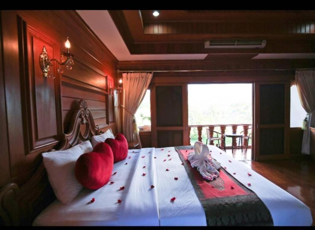 Ngamta Hotel Mae Hong Son Exterior photo